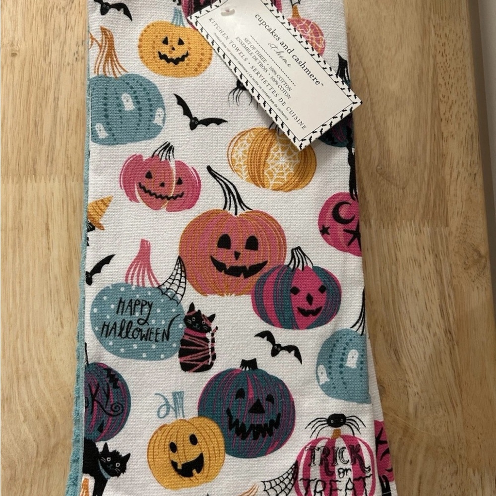 ⭐️ 2/$50 Cupcakes & Cashmere Halloween Kitchen Towels Ghost Pumpkin Cats